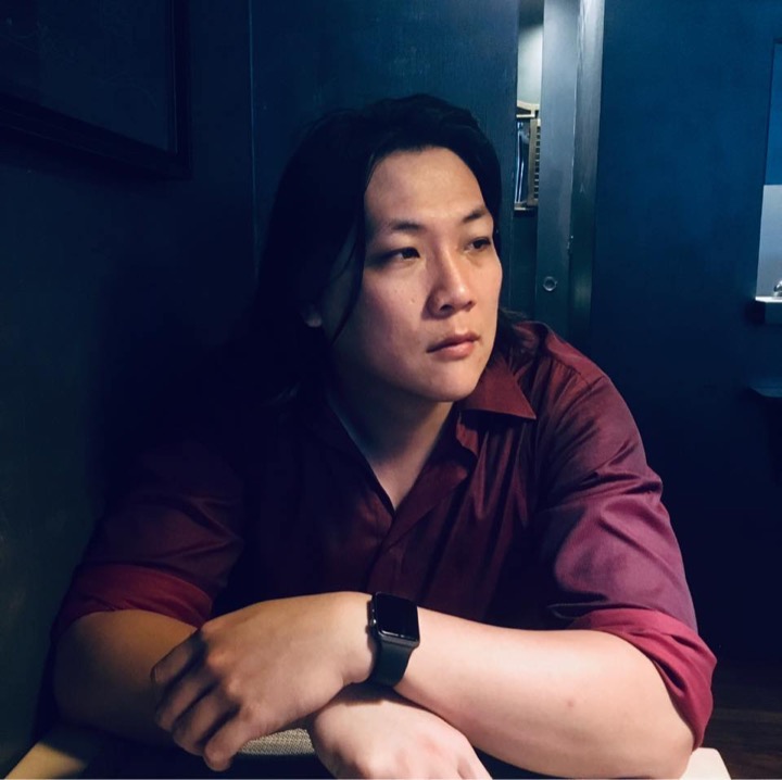 秦客的大頭照